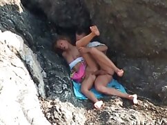 Sexo en grupo Ruso joven Pareja cojiendo a una madura en la cocina