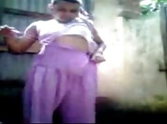 Una rubia lleva a su porno gordas maduras amigo al orgasmo,