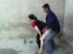 Ella folla señoras porno con los depredadores de los jóvenes en la vagina y acabado