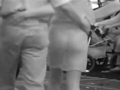 Abofeteó a su hermano en la espalda y se paró sobre su espalda y un miembro maduras culonas caseras de bdsm
