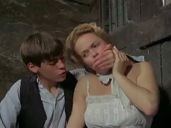Ruso pequeño chico y viejas españolas follando chica en coño
