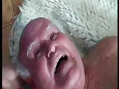 Chico afortunado probar un poco de fotos de maduras desnudas gratis pollo en la despedida de soltero